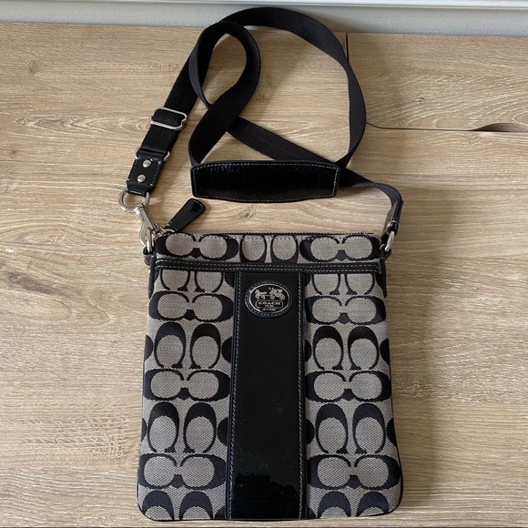 Coach Legacy Signature Swingpack Crossbody